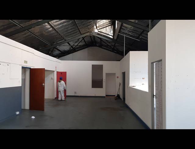 186M² FACTORY TO LET IN BELLVILLE CENTRAL